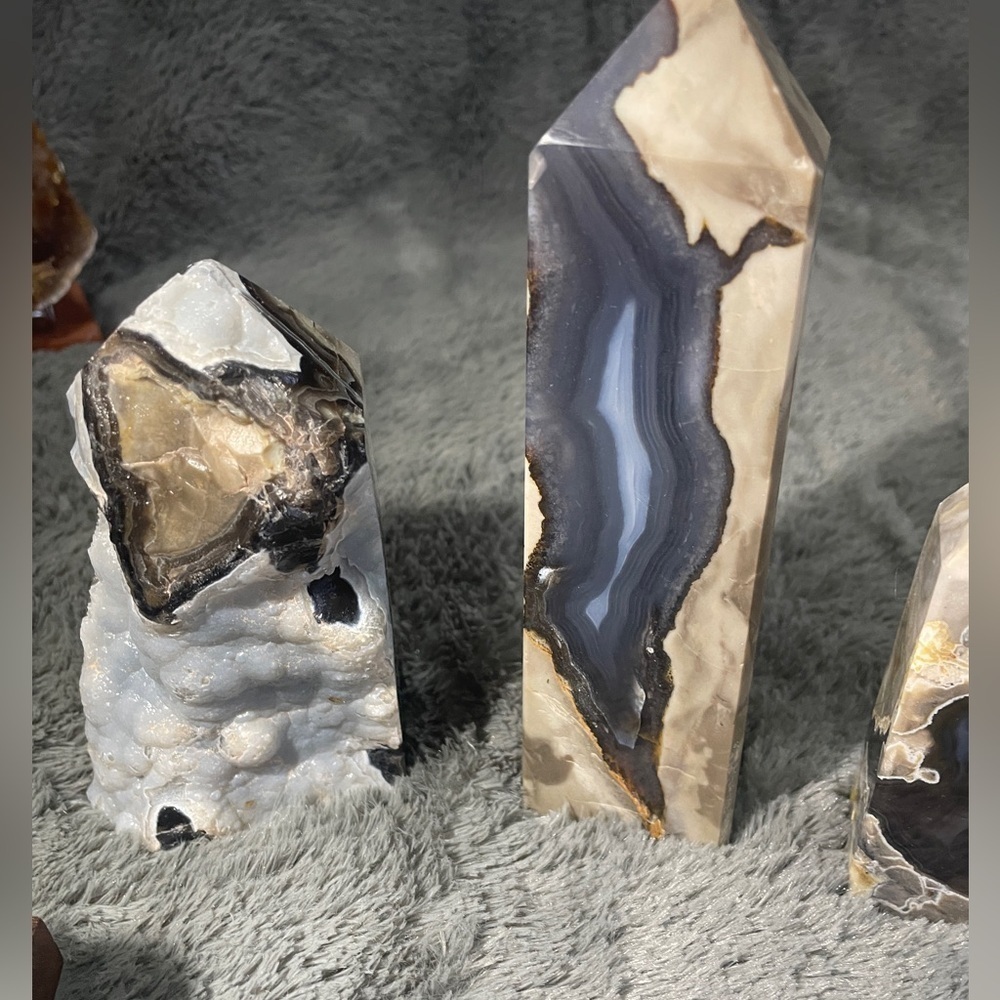 VOLCANO AGATE 4 PIECE SET 6”, 5”,4” tower and 3” heart GREEN UV “rivers” - Picture 2 of 15